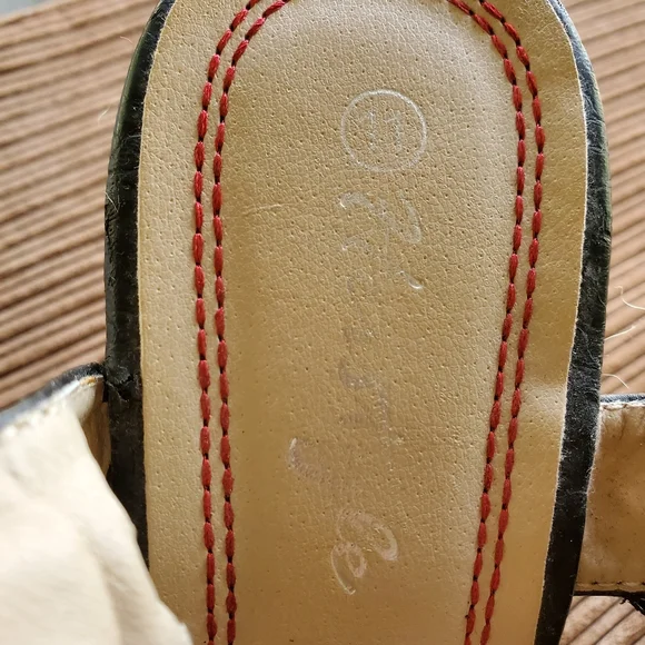 Women's open toe platform ankle strap open toe wedge sandals. Size 11. - Picture 4 of 15